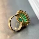 Золотое кольцо с бриллиантами и изумрудом 15,58 карат