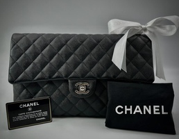 Лимитированный клатч Chanel