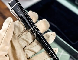 Шариковая ручка Montblanc Writers Edition Jonathan Swift