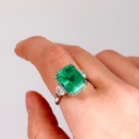Кольцо с колумбийским изумрудом 7,59 ct и бриллиантами GIA